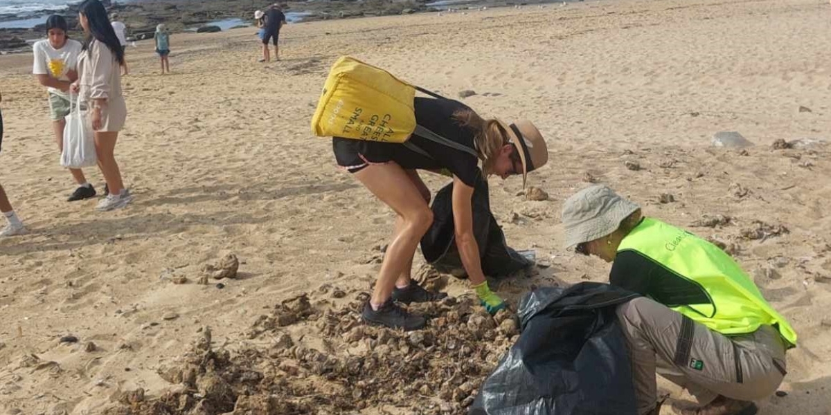 Beach cleanup with Hunter Intrepid Landcare